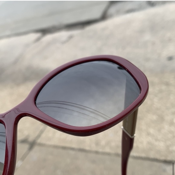 BURBERRY Sunglasses with Case - Picture 7 of 9